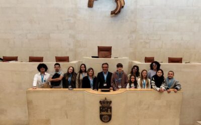 La voz de la infancia se escucha en el Parlamento