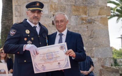 El Ayuntamiento de Camargo concede la Medalla de la Policía Local a D. Tomás Ramos Fernández
